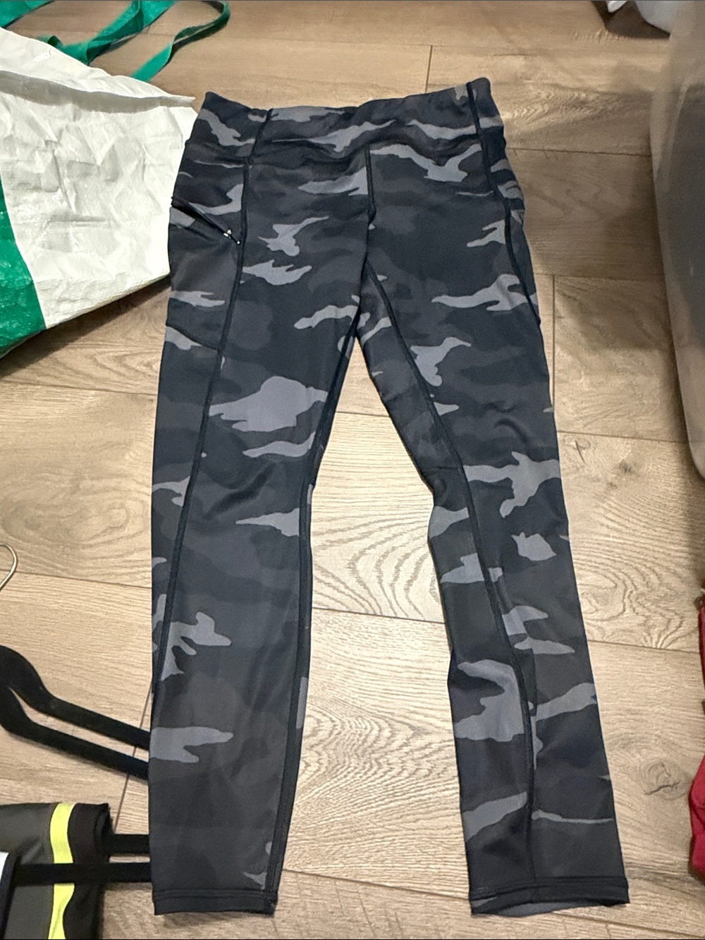 Athleta size medium leggings Camo Print Black & Gray Active Leggings @@@@